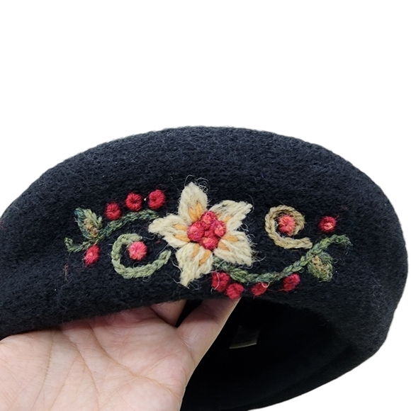 Icelandic Design Women's Vintage 100% Wool Embroidered Hat - Picture 2 of 8